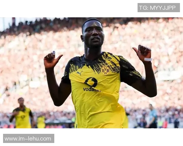 德国总理默茨提前离场错失多特绝杀圣保利的精彩瞬间