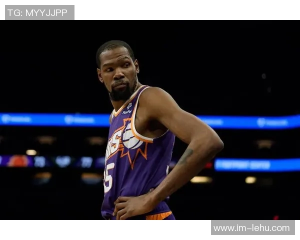 杜兰特赛季新高五次盖帽展现防守实力称赞位置选择至关重要 杜兰特赛季新高五次盖帽展现防守实力称赞位置选择至关重要