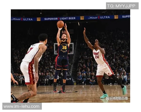 库里出战热火仍存变数明天背靠背比赛悬而未决 库里出战热火仍存变数明天背靠背比赛悬而未决