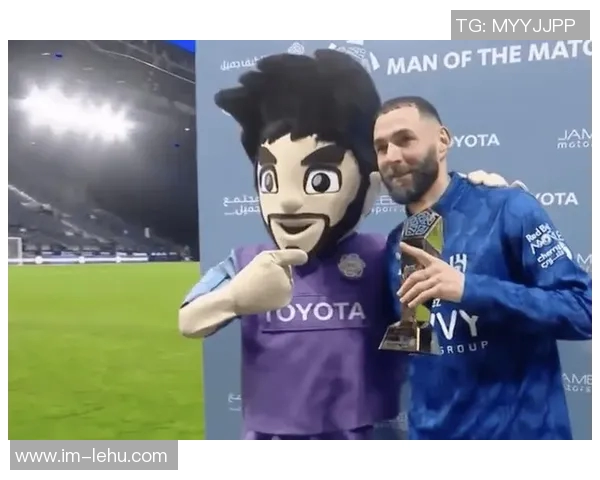 早报:C罗继续罢赛引关注本泽马帽子戏法助新月大胜 早报:C罗继续罢赛引关注本泽马帽子戏法助新月大胜